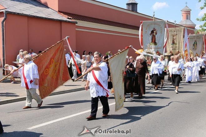 Procesja Bożego Ciała w parafi pw. św. Antoniego w Ostrołęce [31.05.2018] - zdjęcie #37 - eOstroleka.pl