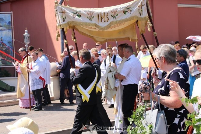 Procesja Bożego Ciała w parafi pw. św. Antoniego w Ostrołęce [31.05.2018] - zdjęcie #19 - eOstroleka.pl