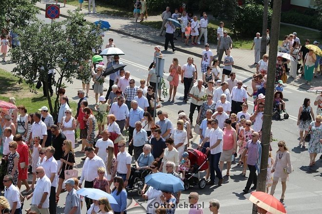 Procesja Bożego Ciała w parafii pw. Zbawiciela Świata w Ostrołęce [31.05.2018] - zdjęcie #10 - eOstroleka.pl