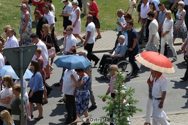 Procesja Bożego Ciała w parafii pw. Zbawiciela Świata w Ostrołęce [31.05.2018] - zdjęcie #3 - eOstroleka.pl