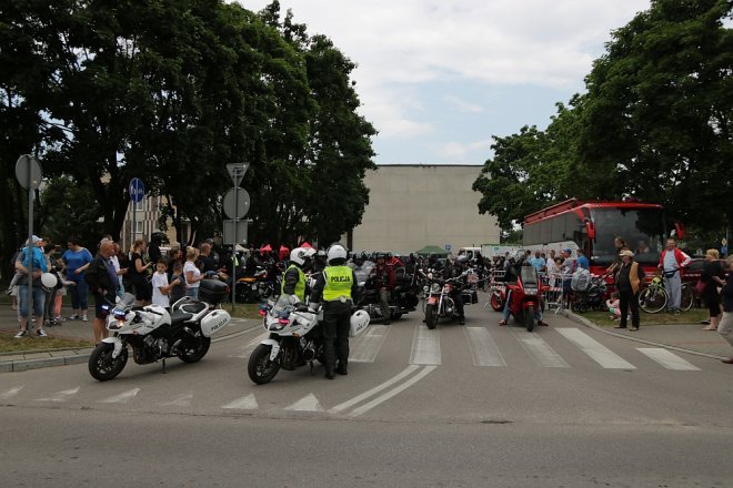 Motoserce 2018: Parada motocykli ulicami Ostrołęki [02.06.2018] - zdjęcie #9 - eOstroleka.pl