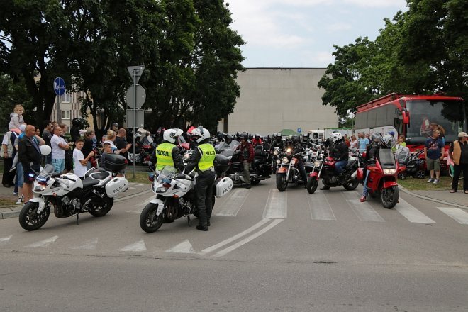 Motoserce 2018: Parada motocykli ulicami Ostrołęki [02.06.2018] - zdjęcie #11 - eOstroleka.pl
