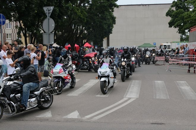 Motoserce 2018: Parada motocykli ulicami Ostrołęki [02.06.2018] - zdjęcie #16 - eOstroleka.pl
