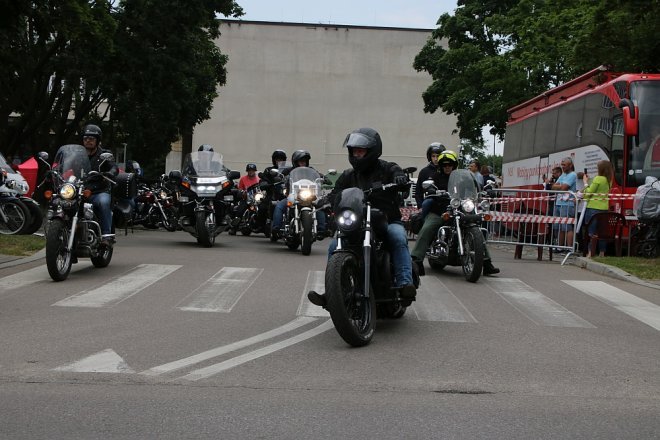 Motoserce 2018: Parada motocykli ulicami Ostrołęki [02.06.2018] - zdjęcie #29 - eOstroleka.pl