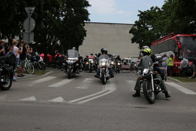 Motoserce 2018: Parada motocykli ulicami Ostrołęki [02.06.2018] - zdjęcie #30 - eOstroleka.pl