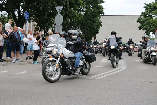 Motoserce 2018: Parada motocykli ulicami Ostrołęki [02.06.2018] - zdjęcie #32 - eOstroleka.pl