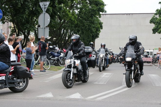 Motoserce 2018: Parada motocykli ulicami Ostrołęki [02.06.2018] - zdjęcie #37 - eOstroleka.pl