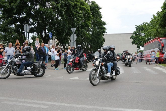 Motoserce 2018: Parada motocykli ulicami Ostrołęki [02.06.2018] - zdjęcie #40 - eOstroleka.pl