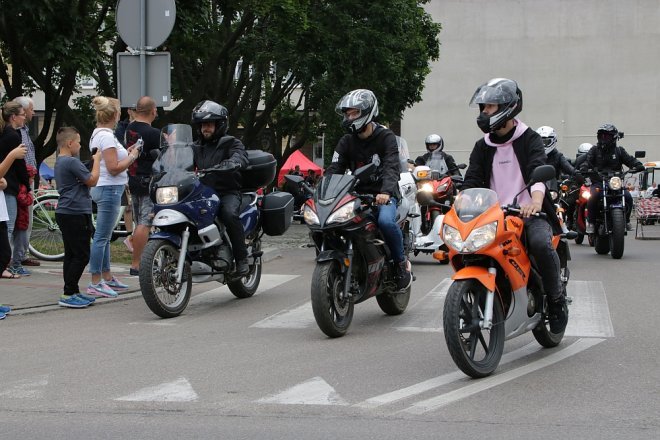 Motoserce 2018: Parada motocykli ulicami Ostrołęki [02.06.2018] - zdjęcie #47 - eOstroleka.pl