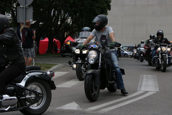 Motoserce 2018: Parada motocykli ulicami Ostrołęki [02.06.2018] - zdjęcie #60 - eOstroleka.pl