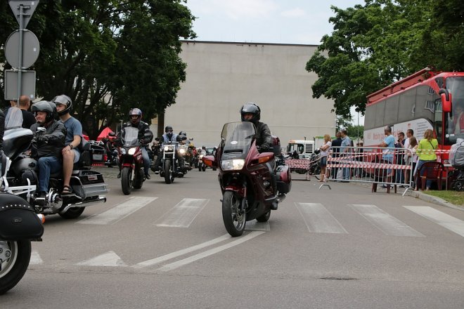 Motoserce 2018: Parada motocykli ulicami Ostrołęki [02.06.2018] - zdjęcie #63 - eOstroleka.pl