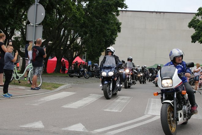 Motoserce 2018: Parada motocykli ulicami Ostrołęki [02.06.2018] - zdjęcie #71 - eOstroleka.pl