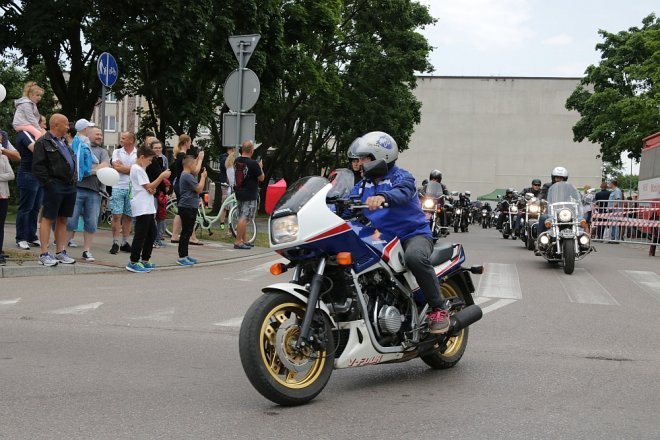Motoserce 2018: Parada motocykli ulicami Ostrołęki [02.06.2018] - zdjęcie #72 - eOstroleka.pl
