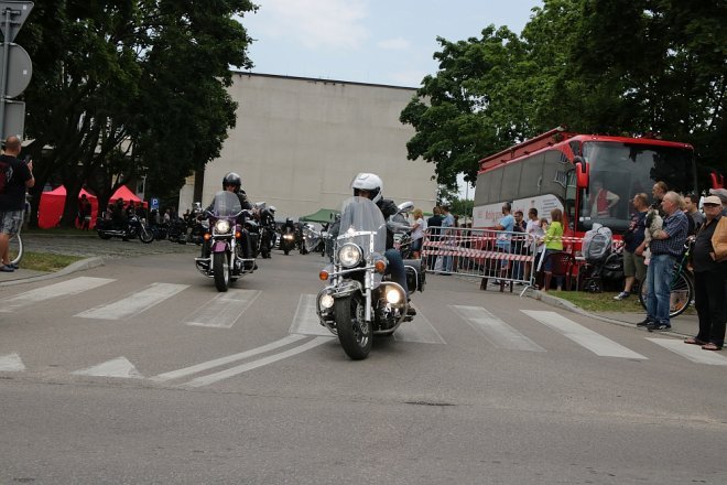 Motoserce 2018: Parada motocykli ulicami Ostrołęki [02.06.2018] - zdjęcie #73 - eOstroleka.pl