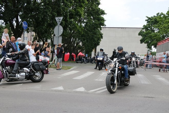 Motoserce 2018: Parada motocykli ulicami Ostrołęki [02.06.2018] - zdjęcie #75 - eOstroleka.pl