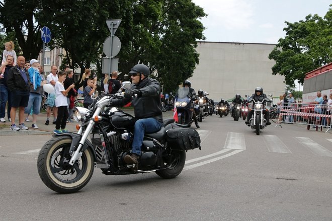 Motoserce 2018: Parada motocykli ulicami Ostrołęki [02.06.2018] - zdjęcie #76 - eOstroleka.pl