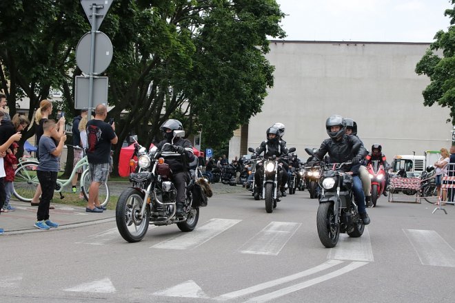 Motoserce 2018: Parada motocykli ulicami Ostrołęki [02.06.2018] - zdjęcie #234 - eOstroleka.pl