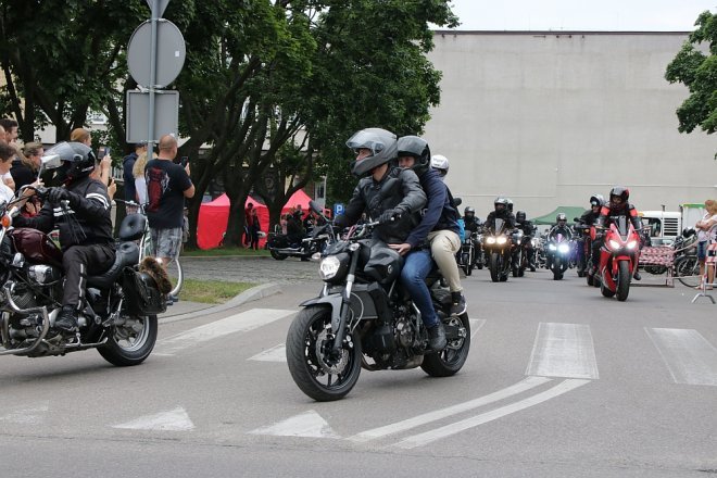 Motoserce 2018: Parada motocykli ulicami Ostrołęki [02.06.2018] - zdjęcie #233 - eOstroleka.pl