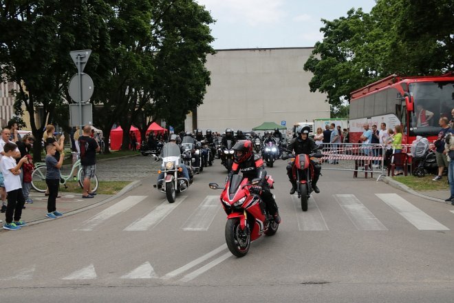 Motoserce 2018: Parada motocykli ulicami Ostrołęki [02.06.2018] - zdjęcie #81 - eOstroleka.pl