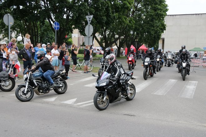 Motoserce 2018: Parada motocykli ulicami Ostrołęki [02.06.2018] - zdjęcie #83 - eOstroleka.pl