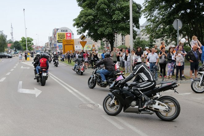 Motoserce 2018: Parada motocykli ulicami Ostrołęki [02.06.2018] - zdjęcie #229 - eOstroleka.pl