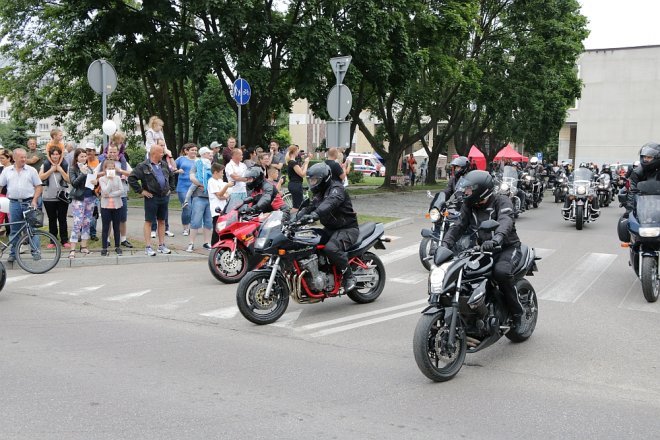 Motoserce 2018: Parada motocykli ulicami Ostrołęki [02.06.2018] - zdjęcie #85 - eOstroleka.pl