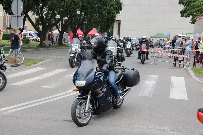 Motoserce 2018: Parada motocykli ulicami Ostrołęki [02.06.2018] - zdjęcie #86 - eOstroleka.pl