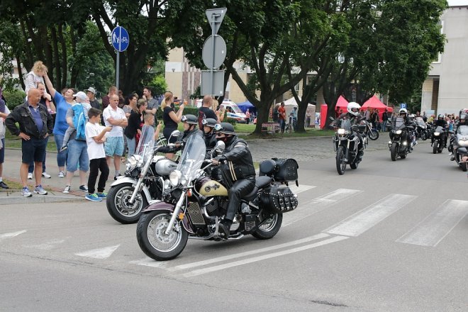 Motoserce 2018: Parada motocykli ulicami Ostrołęki [02.06.2018] - zdjęcie #88 - eOstroleka.pl