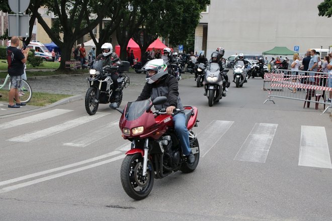 Motoserce 2018: Parada motocykli ulicami Ostrołęki [02.06.2018] - zdjęcie #89 - eOstroleka.pl