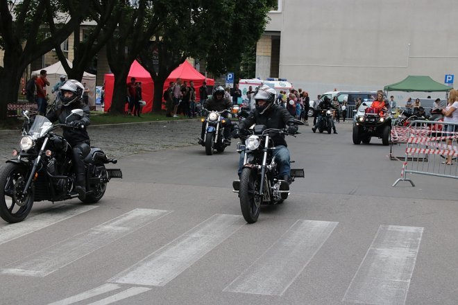 Motoserce 2018: Parada motocykli ulicami Ostrołęki [02.06.2018] - zdjęcie #94 - eOstroleka.pl