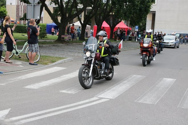 Motoserce 2018: Parada motocykli ulicami Ostrołęki [02.06.2018] - zdjęcie #103 - eOstroleka.pl
