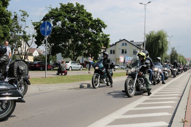 Motoserce 2018: Parada motocykli ulicami Ostrołęki [02.06.2018] - zdjęcie #93 - eOstroleka.pl