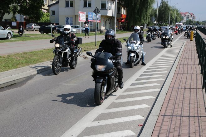 Motoserce 2018: Parada motocykli ulicami Ostrołęki [02.06.2018] - zdjęcie #281 - eOstroleka.pl