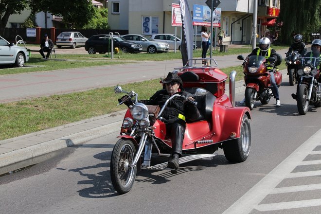 Motoserce 2018: Parada motocykli ulicami Ostrołęki [02.06.2018] - zdjęcie #288 - eOstroleka.pl