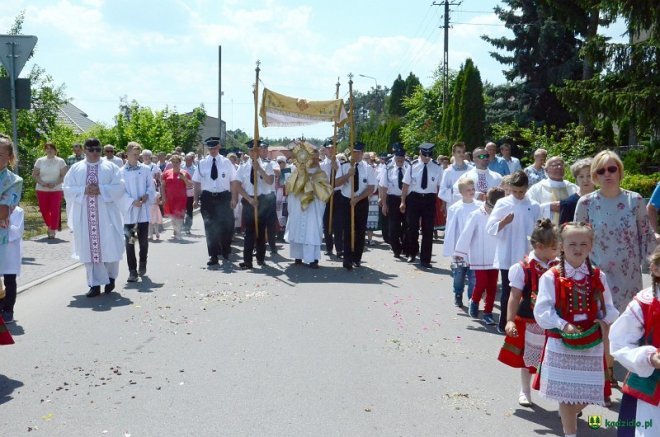 Procesja Bożego Ciała w Kadzidle [31.05.2018] - zdjęcie #65 - eOstroleka.pl
