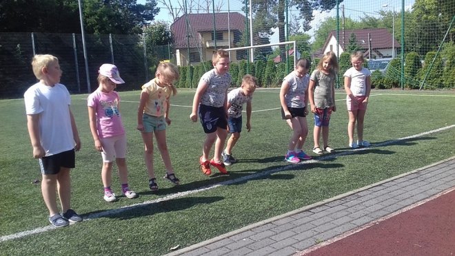 Sportowy Dzień Dziecka w ostrołęckiej „czwórce” [,01.06.2018] - zdjęcie #7 - eOstroleka.pl