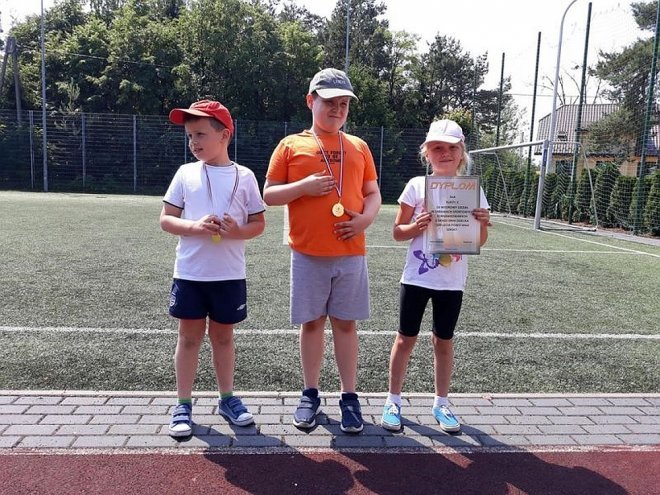 Sportowy Dzień Dziecka w ostrołęckiej „czwórce” [,01.06.2018] - zdjęcie #29 - eOstroleka.pl