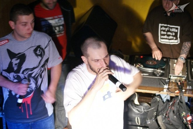 Koncert O.S.T.R w Ostrołęce (15.05.2010) - zdjęcie #50 - eOstroleka.pl