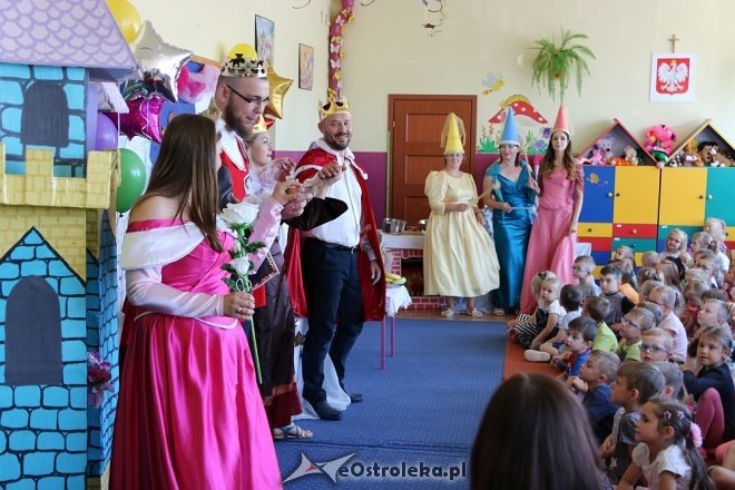 Spektakl o Śpiącej Królewnie z okazji Dnia Dziecka w miejskiej „ósemce” [06.06.2018] - zdjęcie #53 - eOstroleka.pl