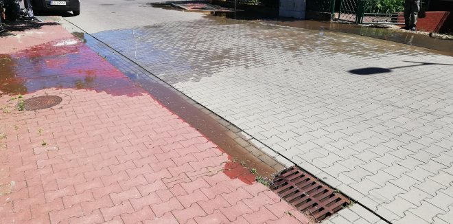Awaria sieci wodociągowej przy ulicy Olszewskiego [07.06.2018] - zdjęcie #3 - eOstroleka.pl