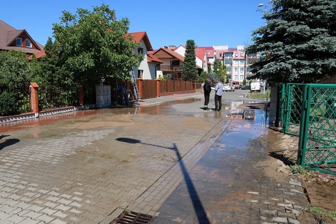Awaria sieci wodociągowej przy ulicy Olszewskiego [07.06.2018] - zdjęcie #18 - eOstroleka.pl