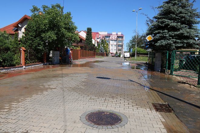 Awaria sieci wodociągowej przy ulicy Olszewskiego [07.06.2018] - zdjęcie #25 - eOstroleka.pl