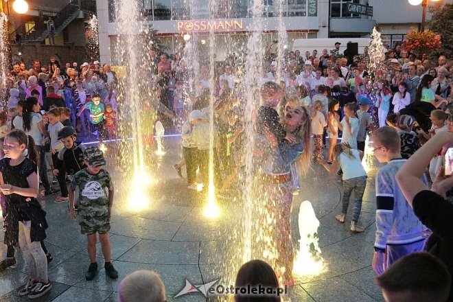 Otwarcie fontanny w Ostrołęce [07.06.2018] - zdjęcie #25 - eOstroleka.pl
