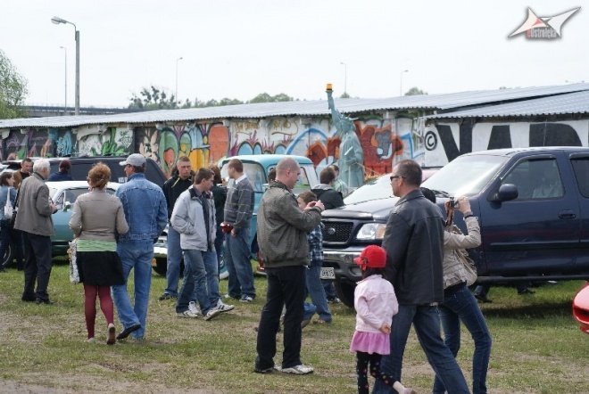Dni Ostrołęki - Zlot Samochodów Amerykańskich (15.05.2010) - zdjęcie #40 - eOstroleka.pl