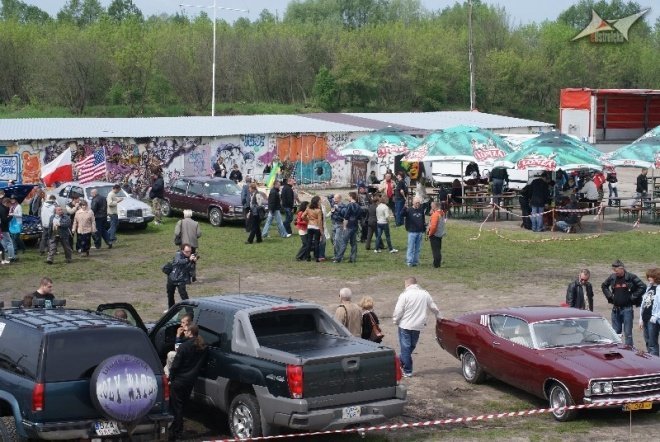 Dni Ostrołęki - Zlot Samochodów Amerykańskich (15.05.2010) - zdjęcie #30 - eOstroleka.pl