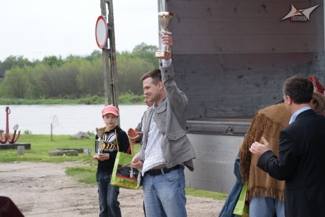 Dni Ostrołęki - Zlot Samochodów Amerykańskich (15.05.2010) - zdjęcie #14 - eOstroleka.pl