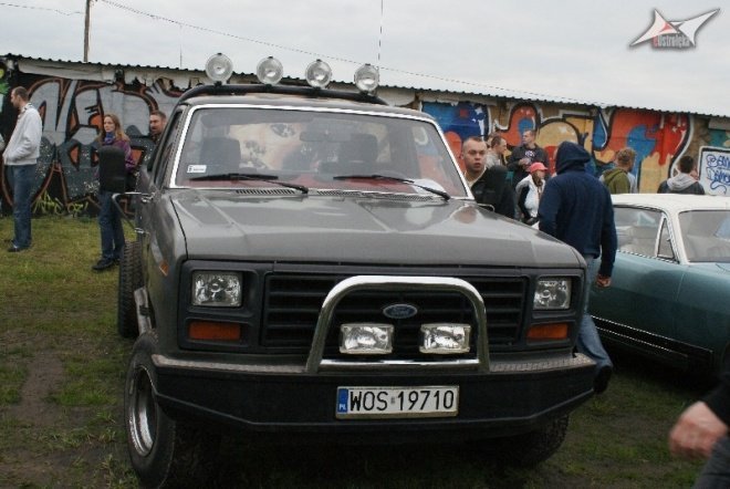Dni Ostrołęki - Zlot Samochodów Amerykańskich (15.05.2010) - zdjęcie #79 - eOstroleka.pl