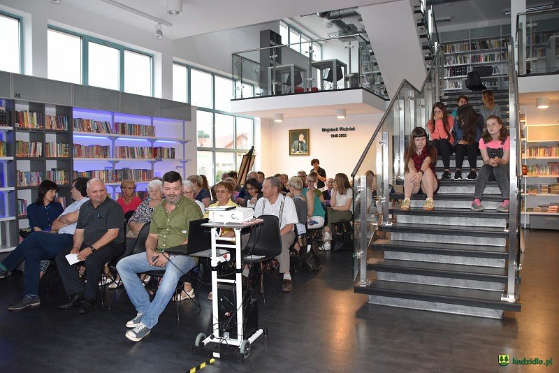 Spotkanie z Elżbietą Ficowską w bibliotece w Kadzidle [11.06.2018] - zdjęcie #1 - eOstroleka.pl