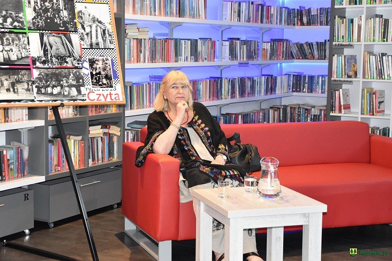 Spotkanie z Elżbietą Ficowską w bibliotece w Kadzidle [11.06.2018] - zdjęcie #3 - eOstroleka.pl