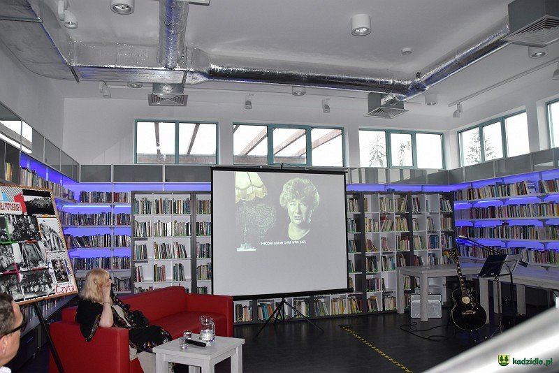 Spotkanie z Elżbietą Ficowską w bibliotece w Kadzidle [11.06.2018] - zdjęcie #9 - eOstroleka.pl